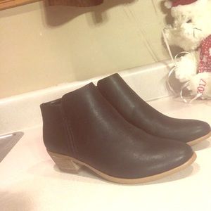 Ankle boots